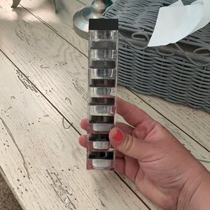 Loose eyeshadow stack